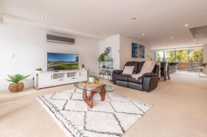 Waterline 102, Forster